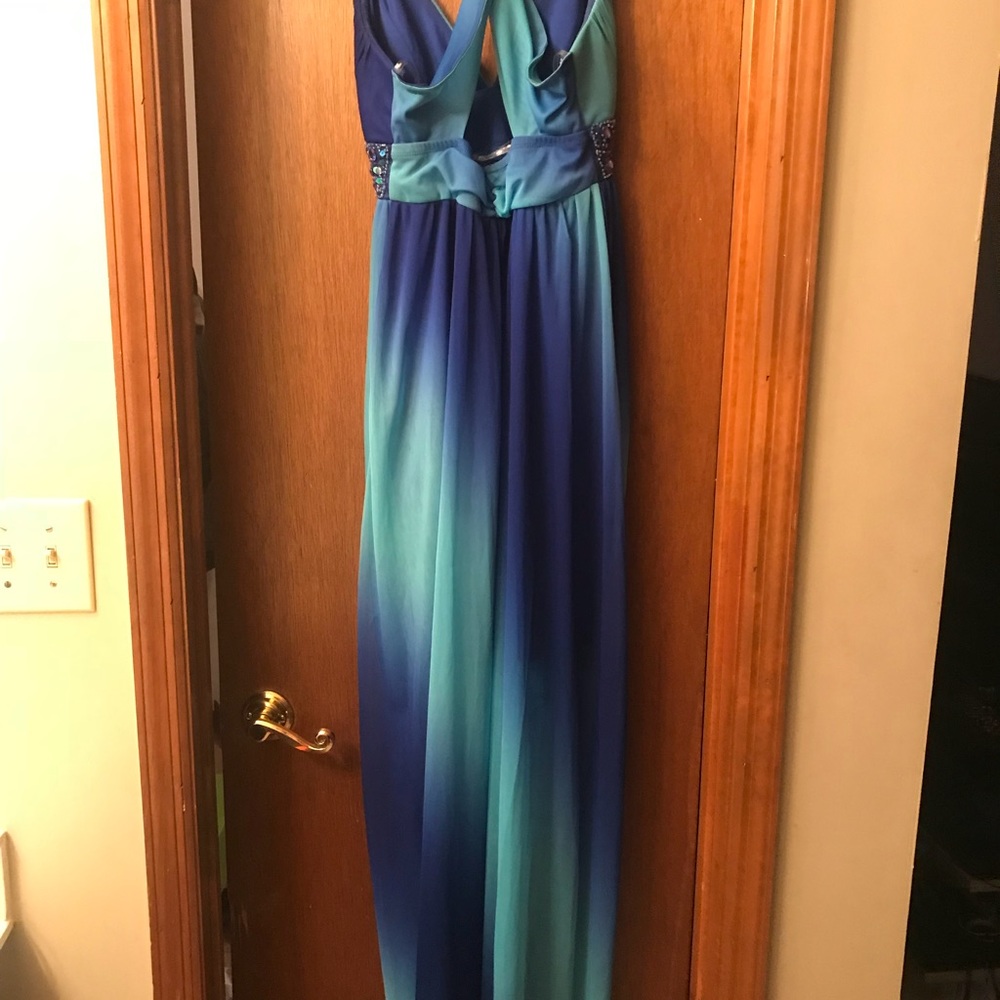 Dress - Picture 2 of 5